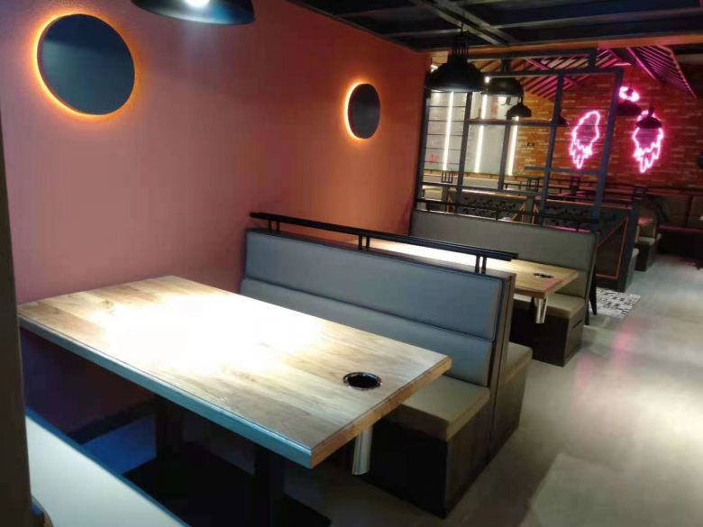 實(shí)拍鴻洋烤肉餐廳卡座沙發(fā).jpg