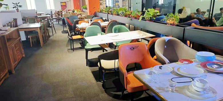 20220810/62f32c26c505c.jpg 飯店長條桌展區(qū).jpg